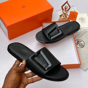 Black Hermès Slippers – Clean and Sleek | fourdot4